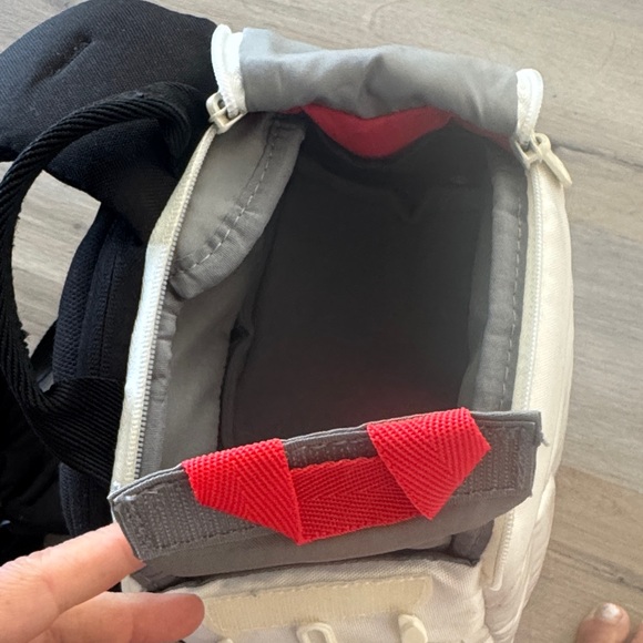 Compact White Camera Sling Bag - Picture 15 of 17